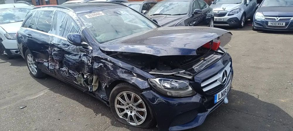 Dezmembrari / Dezmembrez Mercedes Clasa C Combi (S205) 2.2 CDI 651921 cutie viteze auutomata cod culoare 890 (MANUFAKTUR albastru cavansit - vopsea metalizată)