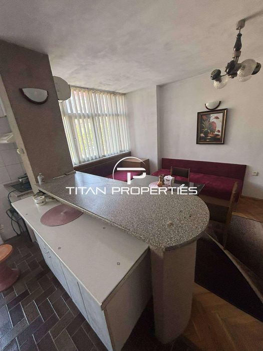 Многостаен апартамент в кв. Кючук Париж