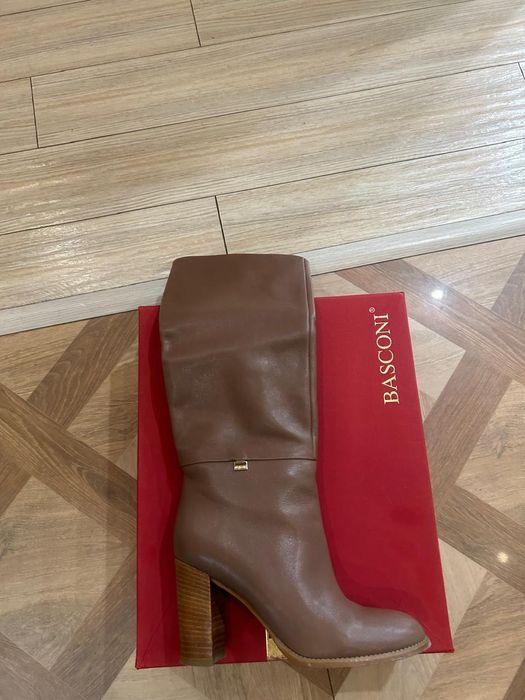 Продаются Сапоги осенние