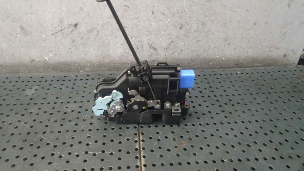 Broasca usa stanga fata skoda octavia 2 1z 3d1837015ap