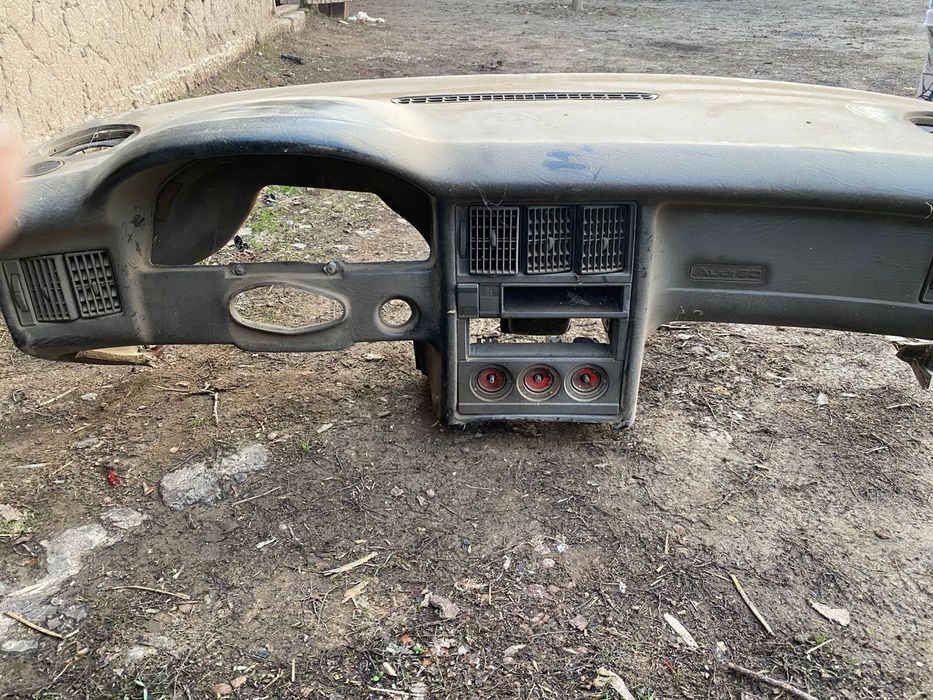 Audi 80 1.8 карбератор