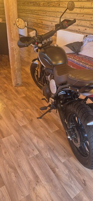 Triumph Scrambler 400 X