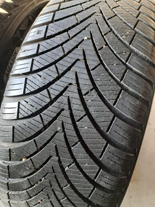 2 anvelope Allseasons 235 55 r18 KUMHO