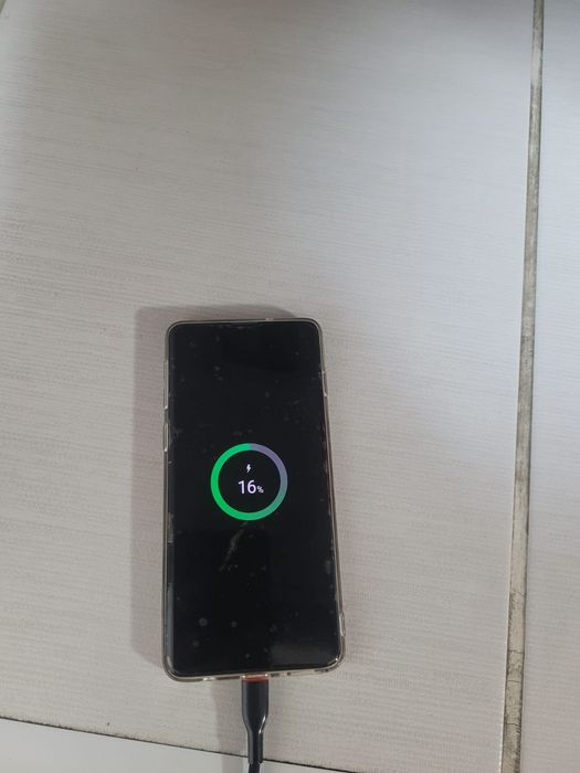 Продам телефон самсунг S10