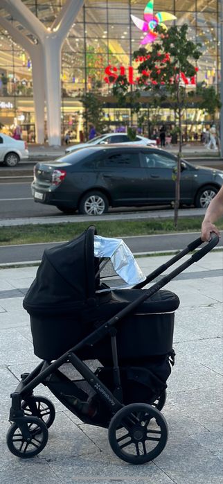 Продаю коляску 2 в 1 Uppababy Vista