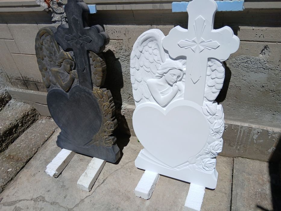 Cruce,monumente funerare,cruce ciment,beton