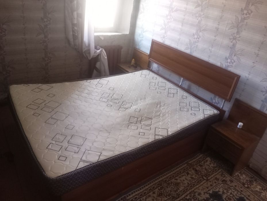 Продам кровать с матрасом