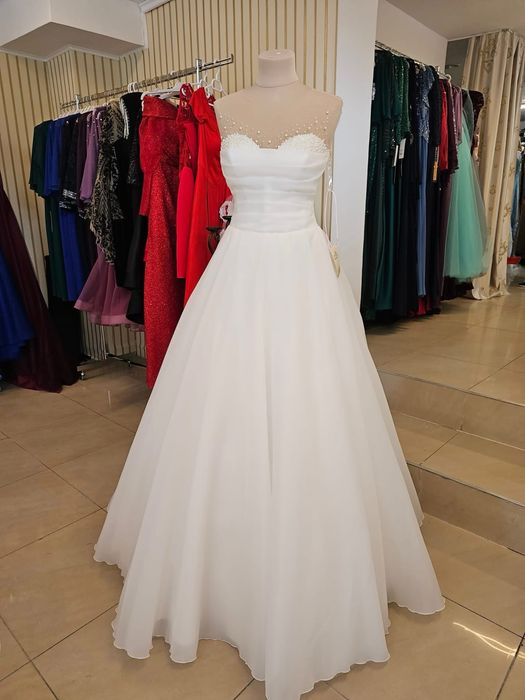 Vand rochie de mireasa