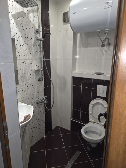 Давам под наем етаж от къща