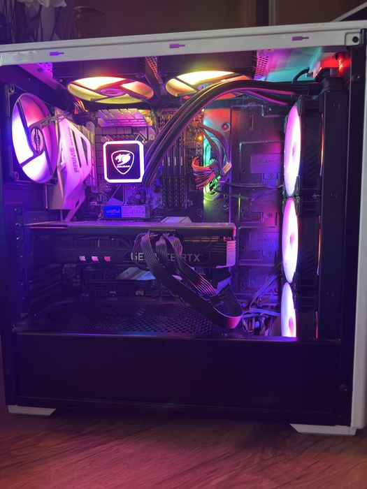 Геймърски компютър/ I9 9900K/Водно/32GB/RTX 3090 24GB/1TB SSD+1TB HDD