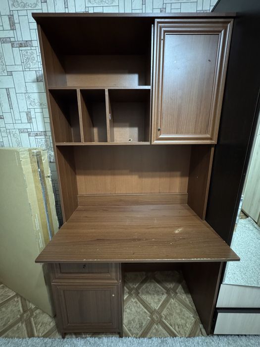 Продам письменный или компьютерный стол