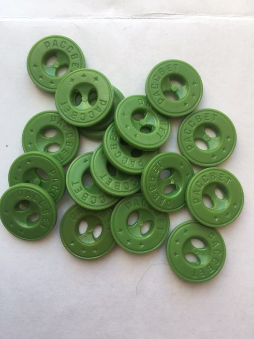 Пуговицы разные