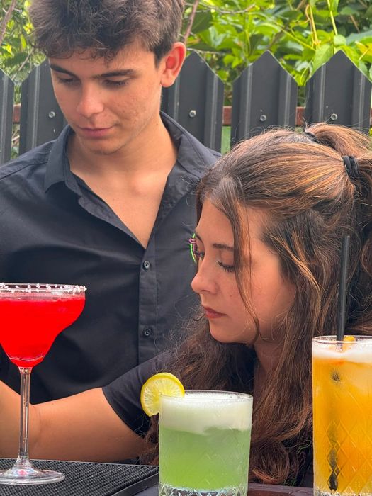 Bar Mobil FIESTA DRINKS-Cocktailurile noastre,amintirile voastre!+ARTIFICII-pirotehnist profesional