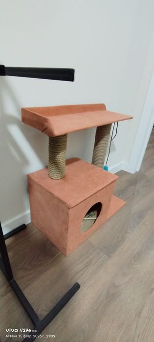 Домик для кошки новый за 10000