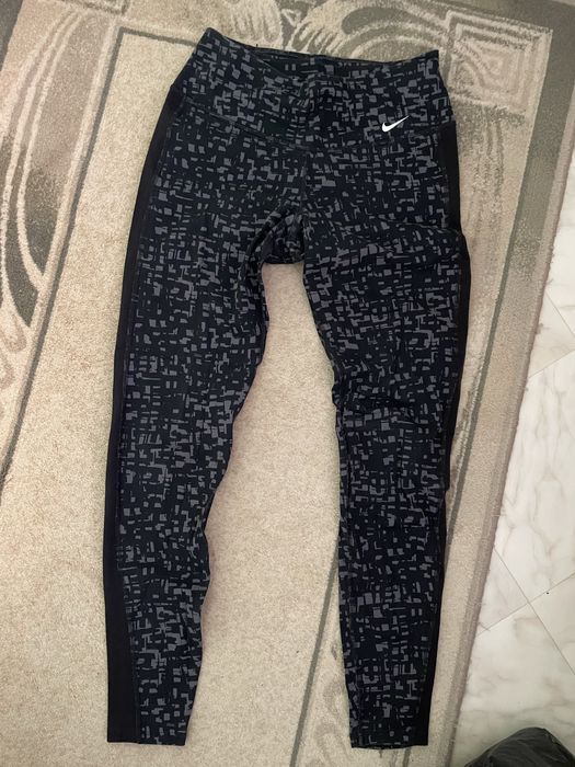 Дамски спортен клин NIKE