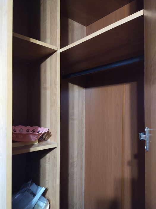 Продам угловой шкаф, пенал, комод