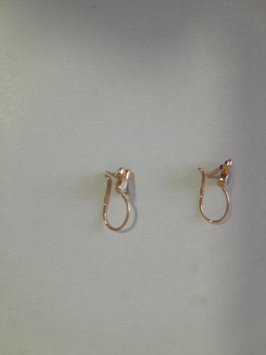 Продам. Детские золотые серьги