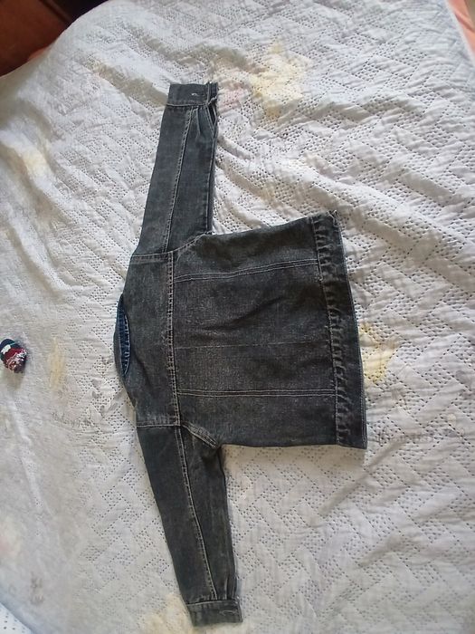 Продам детскую джинсовую куртку