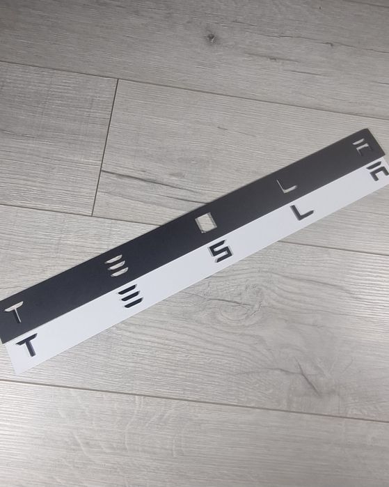 Emblema-Sigla-Logo-Stema-Scris-Fata-Spate-Negru-Lucios-Tesla-Dual-Motor-Neagra-Model-3-Y