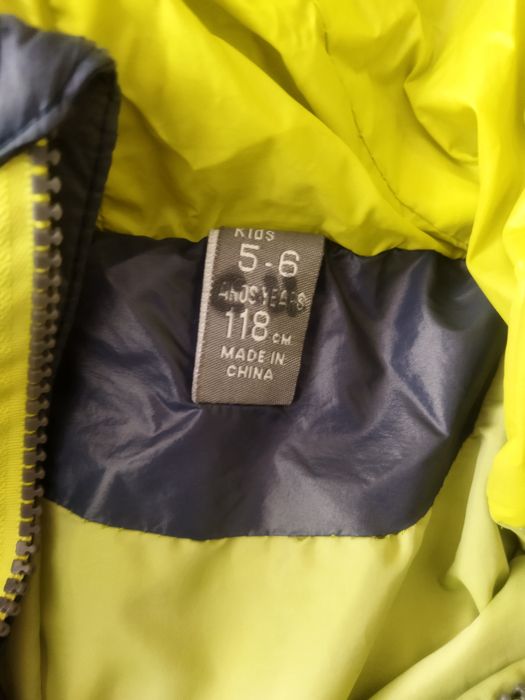 Продам курточку на мальчика