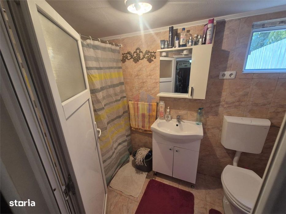 Casa 3 cam CARAMIDA zona Dorobantilor Plantelor