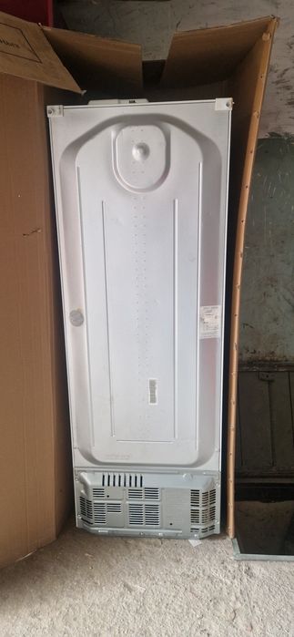 Продам Холодильник LG