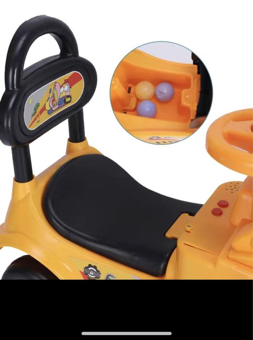 Экскаватор с ковшом