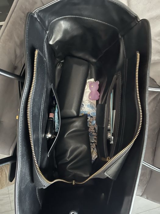 Дамска чанта по модел bel air на световната марка Balenciaga