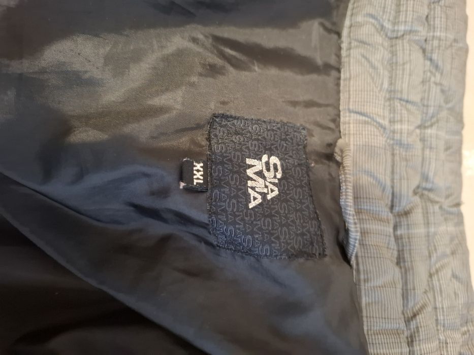 Geaca de fisi rezistenta la ploaie si foarete caldurosa.