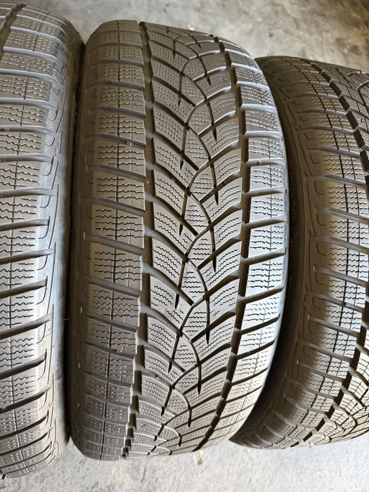 4 anvelope iarna 215/50/19 , GoodYear , 6-8 mm !