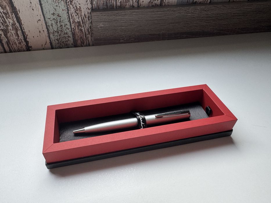 Луксозен химикал Pierre Cardin