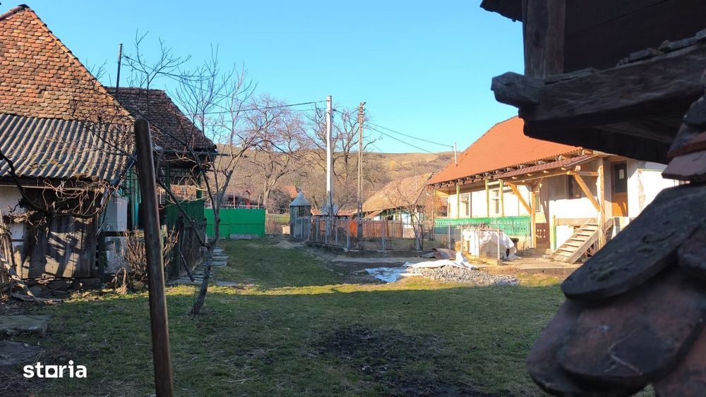 De vanzare 2 case intr-o curte in Silea NirajuluI