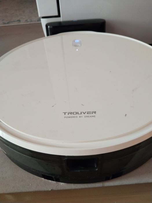 Робот пылесос Trouver