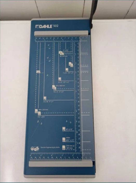 Ghilotina hârtie A4 Dahle 502. (NOUĂ)