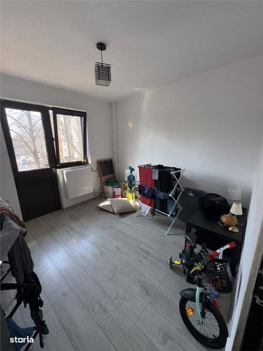 Apartament 4 camere Semidecomandat Berceni