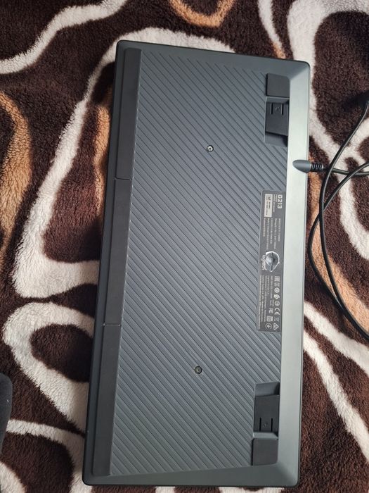 Tastatură Logitech G213