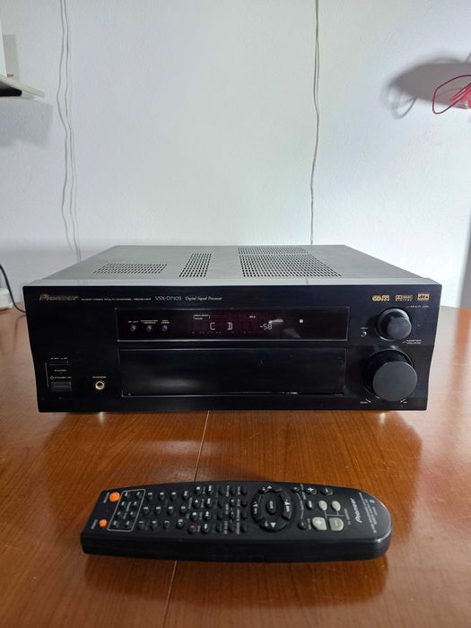 Receiver Pioneer model: VSX-D710S. in stare perfecta + Telecomanda!