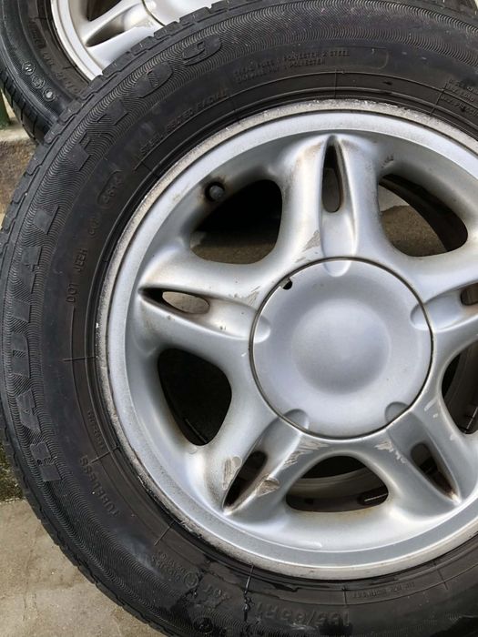 4 летни гуми с джанти