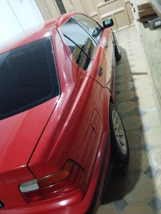 Продам БМВ 316i E36 АКПП автомат цвет красный двигатель 1.8 ЛТ .