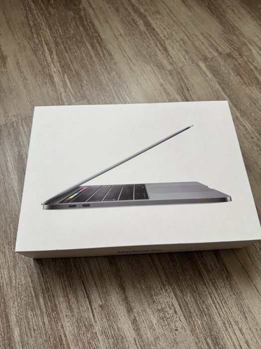 Cutie ambalaj Macbook 13 Pro