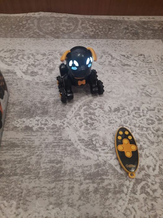 Робот  пёс  чапи