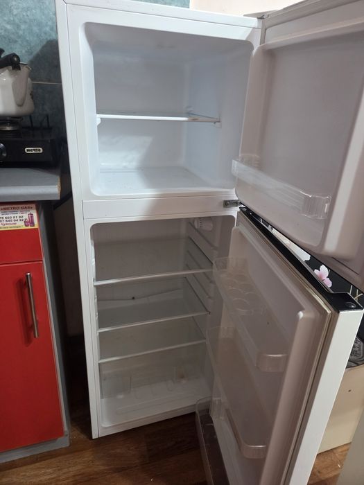 Продам холодильник AVA в идеальном состоянии