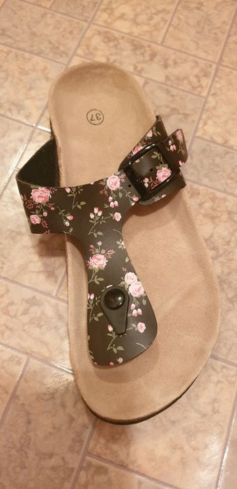 Сланцы/шлепки через палец