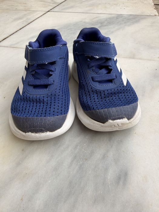 Маратонки Adidas,ползвани със следи от употреба,р-р 24