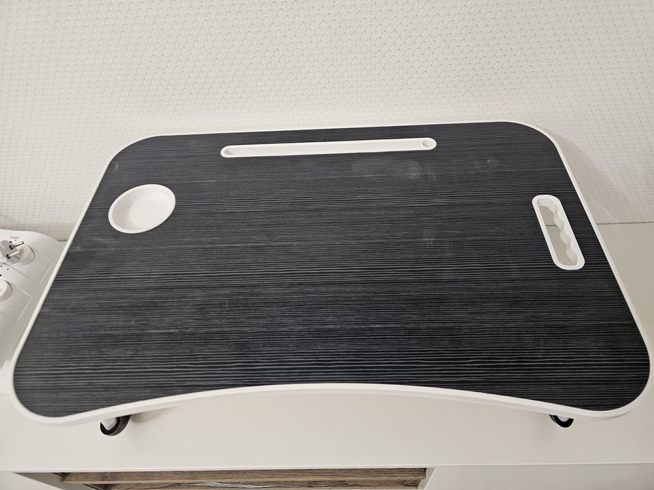 Стол для ноутбука