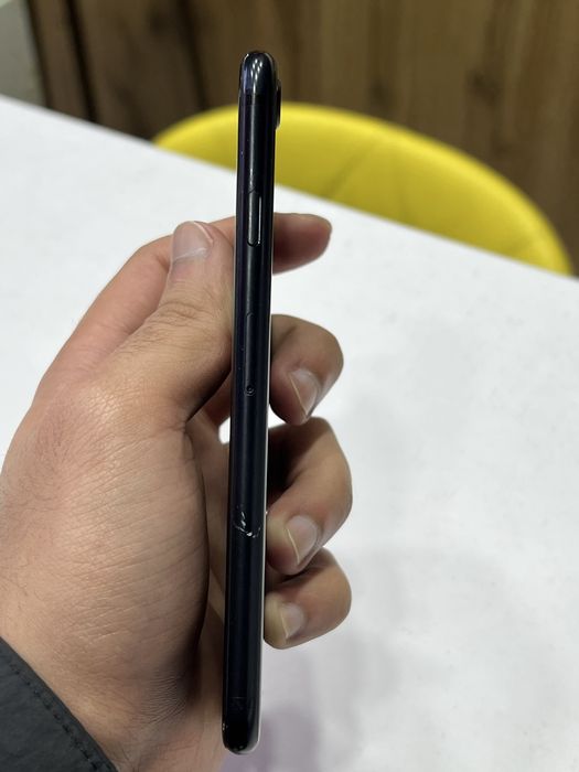 Iphone SE 2020 Сотилади