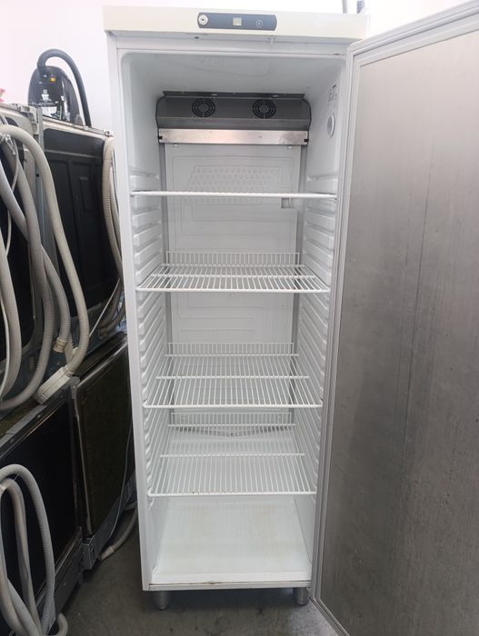 Професионален Хладилник GRAM