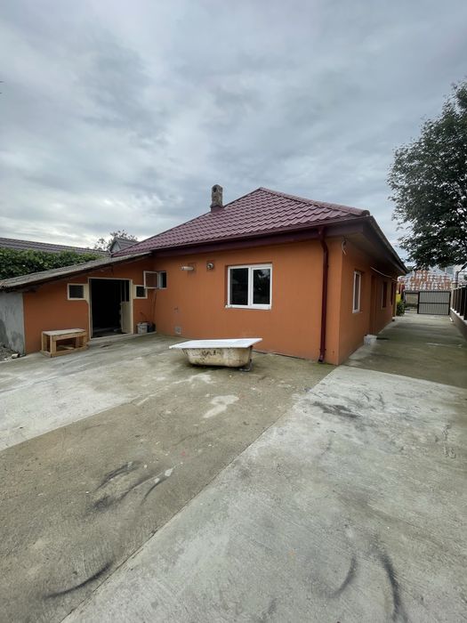 Inchiriez casa Serbanesti Bacau