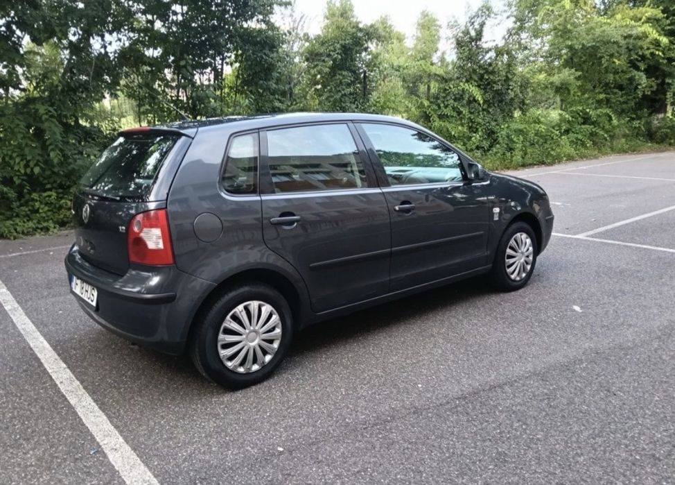 VOLKSWAGEN Polo