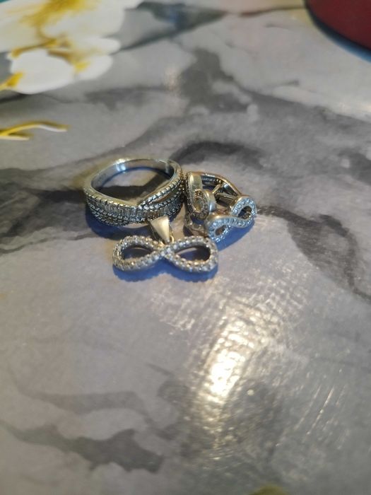 Продам 2 комплекта серебра